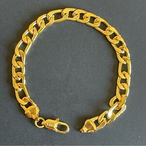 18kT gold plated Gold Chain Bracelet.
